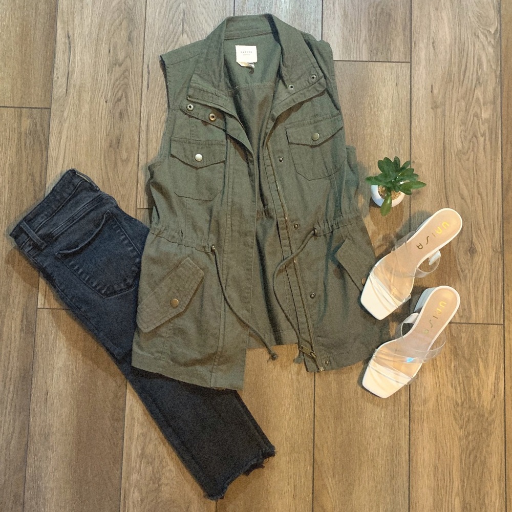 Francesca’s Harper utility vest